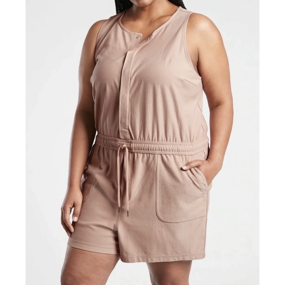 Athleta Farallon Romper Womens 1X Mauve Mocha Latte Gorpcore Athleisure Shorts